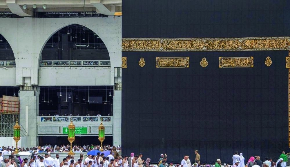 من صلاة الجمعة في المسجد الحرام (واس)
 