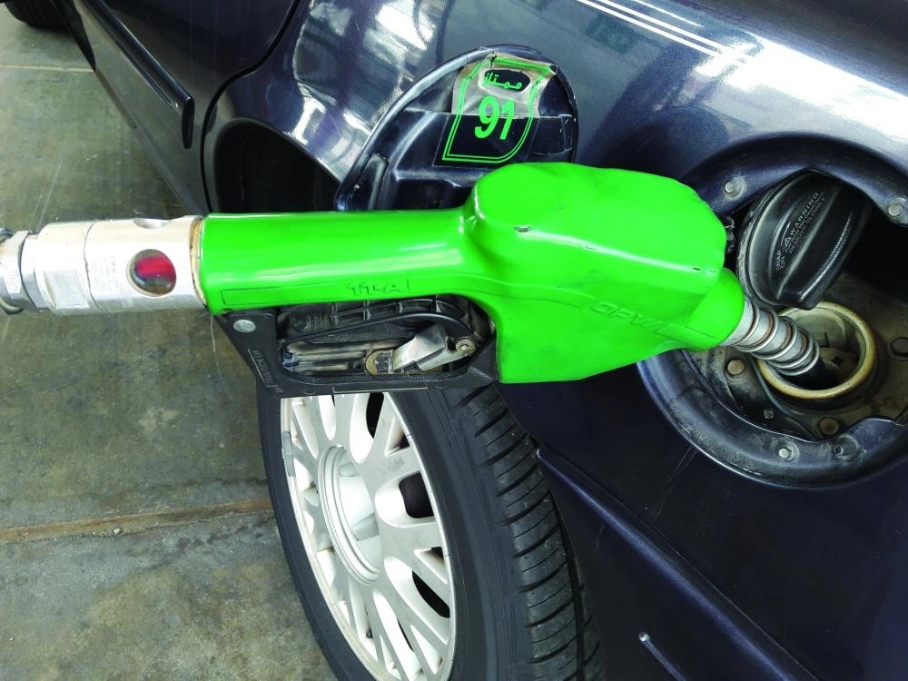 






سيارة تتزود بنزين 91                                           (مكة)