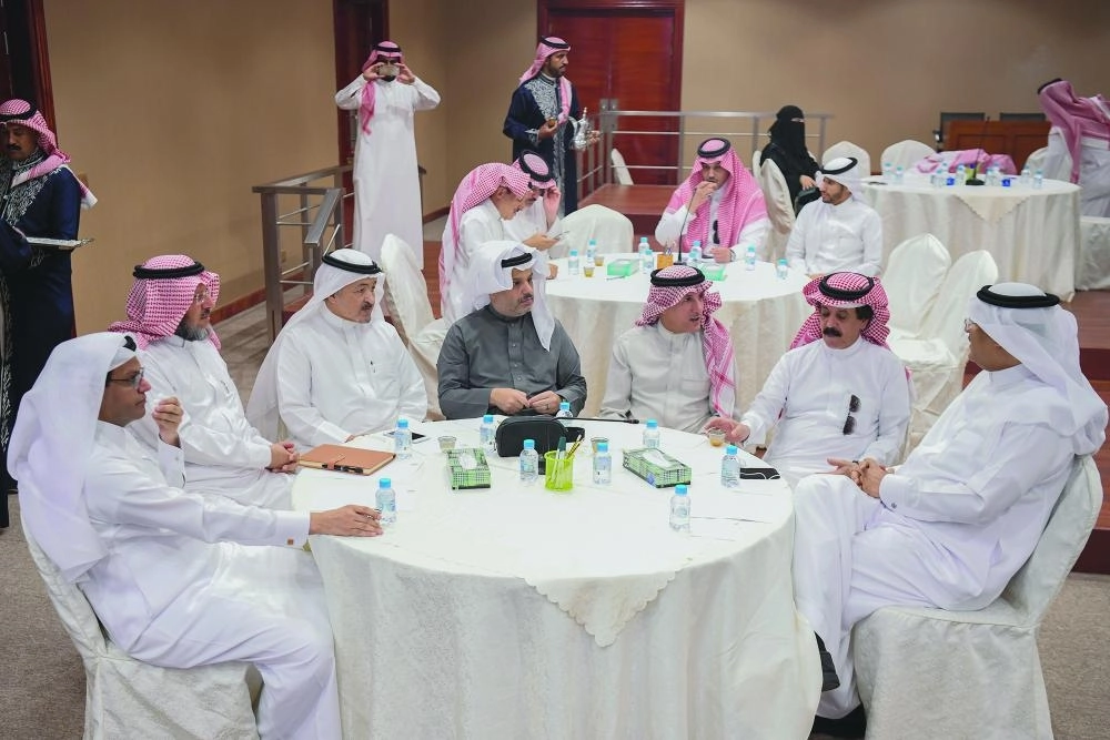  رؤساء تحرير الصحف المحلية خلال الورشة  (مفلح الحبابي)