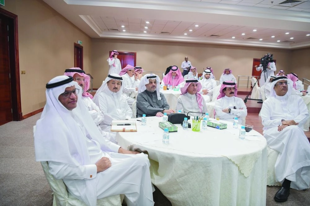 






رؤساء تحرير الصحف المحلية خلال الورشة