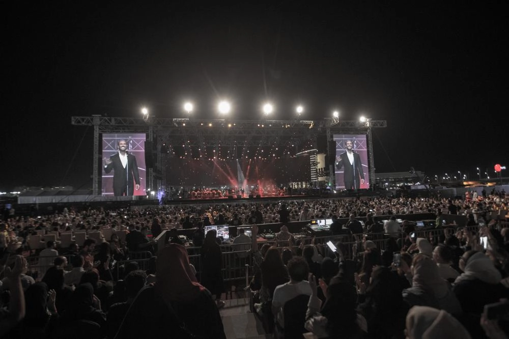 كاظم الساهر على خشبة المسرح ( ياسر بخش )