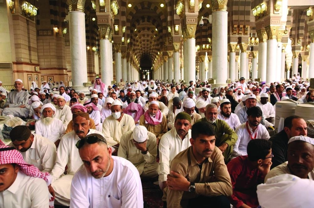 من صلاة الجمعة في المسجد النبوي (واس)