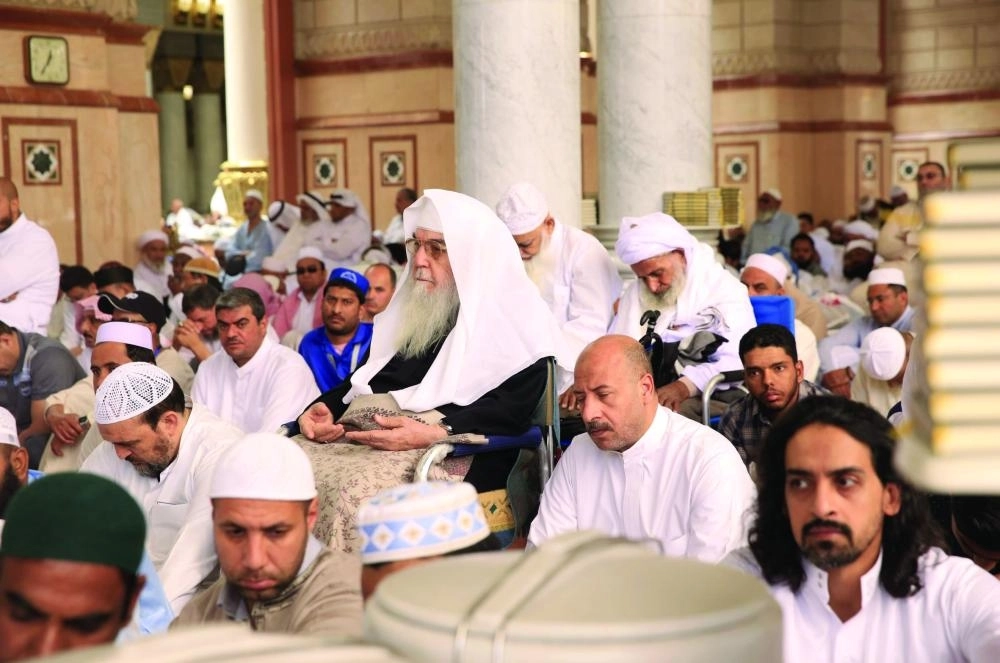 من صلاة الجمعة في المسجد النبوي (واس)