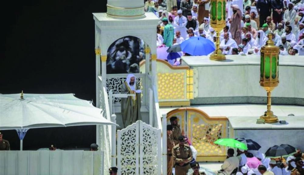 






من صلاة الجمعة في المسجد الحرام        (واس)