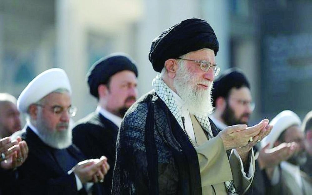 خامنئي يقود النظام الإيراني المخادع (مكة)