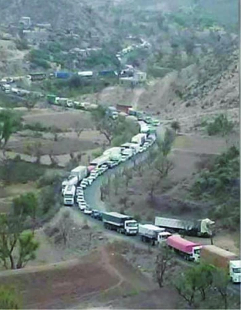 






شاحنات الغذاء المعطلة