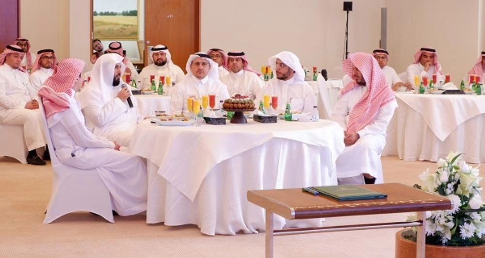 حضور توقيع الاتفاقية (ساما)