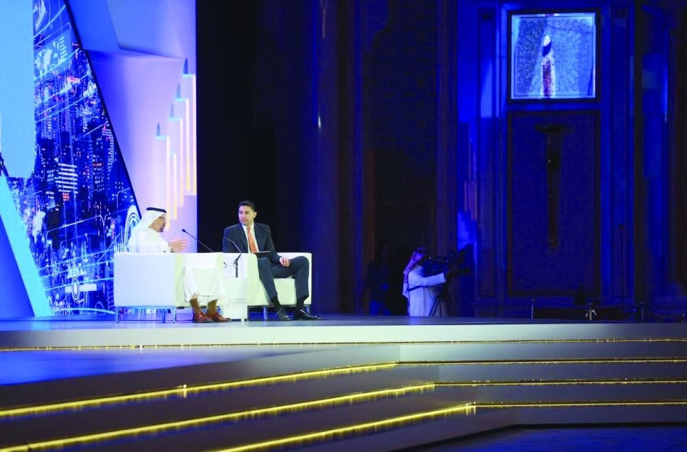 الفالح خلال الجلسة 