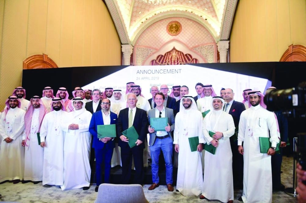 






عدد من الحاصلين على التراخيص                                                 (واس)