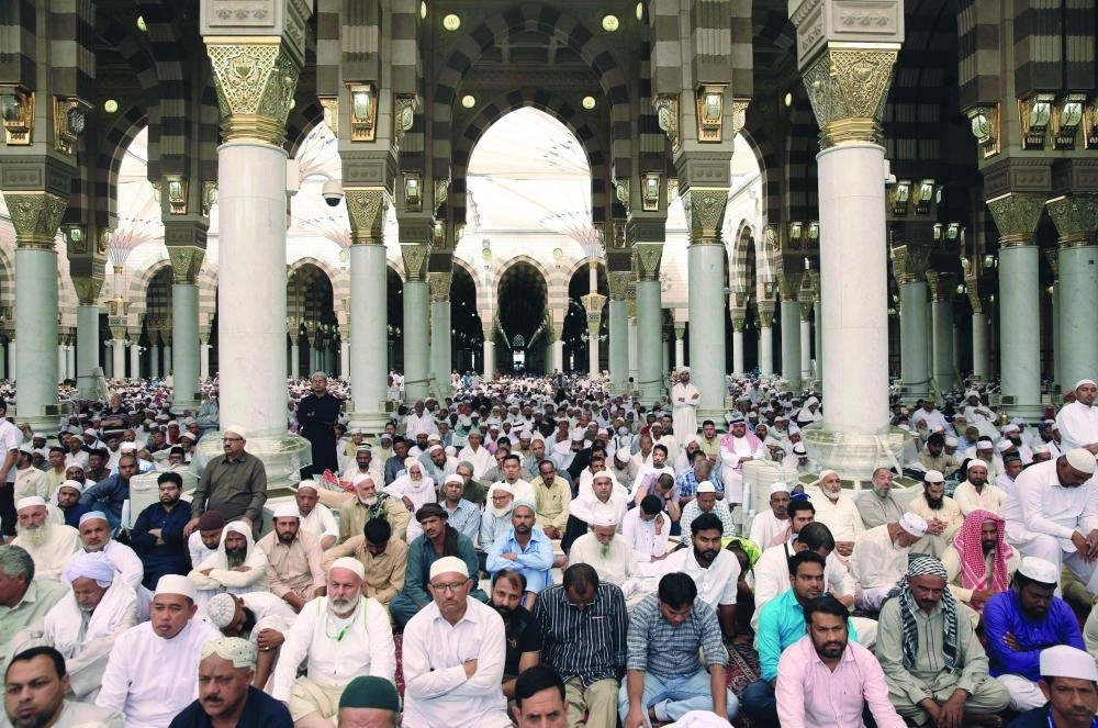 






من صلاة الجمعة بالمسجد النبوي      (واس) 