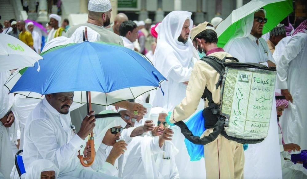 من صلاة الجمعة بالمسجد الحرام (واس)