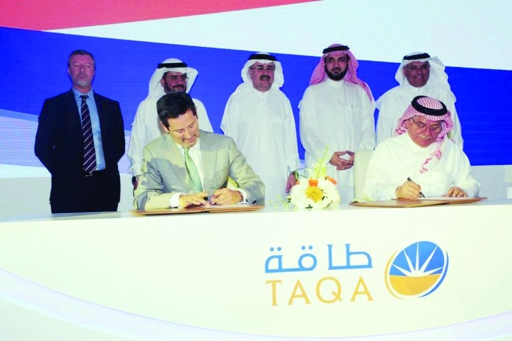 جانب من توقيع الاتفاقية (مكة)