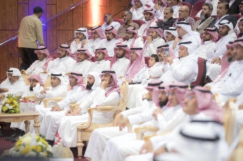 الحضور أثناء الجلسة الحوارية