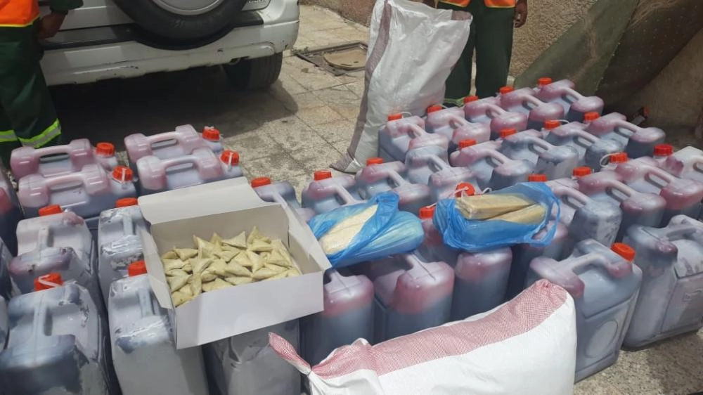 



عبوات توت ضبطتها فرق البلدية    (مكة)