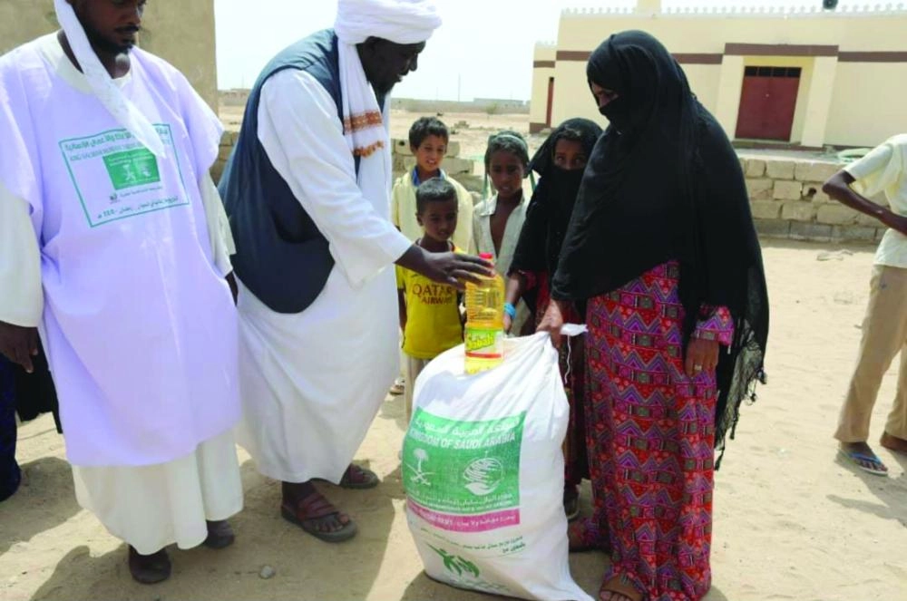 






توزيع السلال في ولاية البحر الأحمر السودانية   (د ب أ)