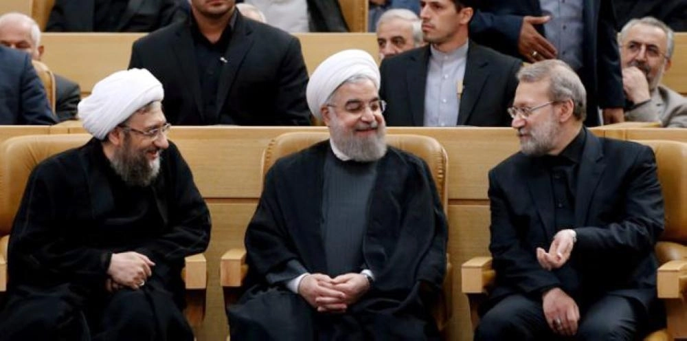 






حكومة روحاني تعاني من الداخل والخارج                                                      (مكة)