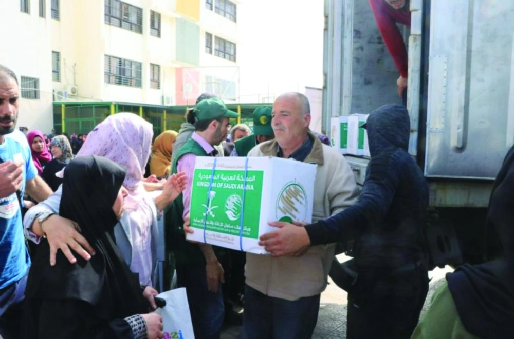 هدايا رمضان في مخيم عين الحلوة (واس)