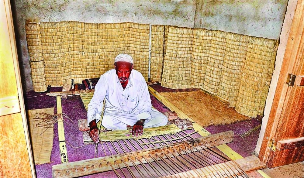 صناعة الحصر في الأحساء