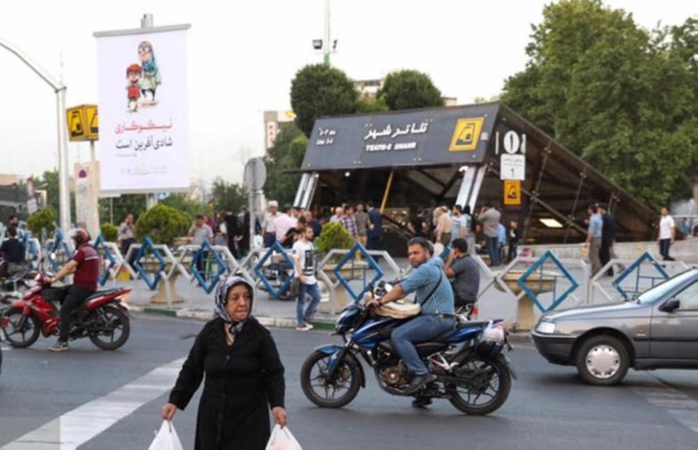 






المعاناة تظهر في الشارع الإيراني