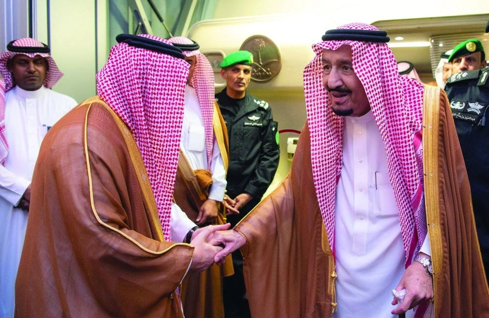الملك سلمان لدى وصوله جدة   (واس) 