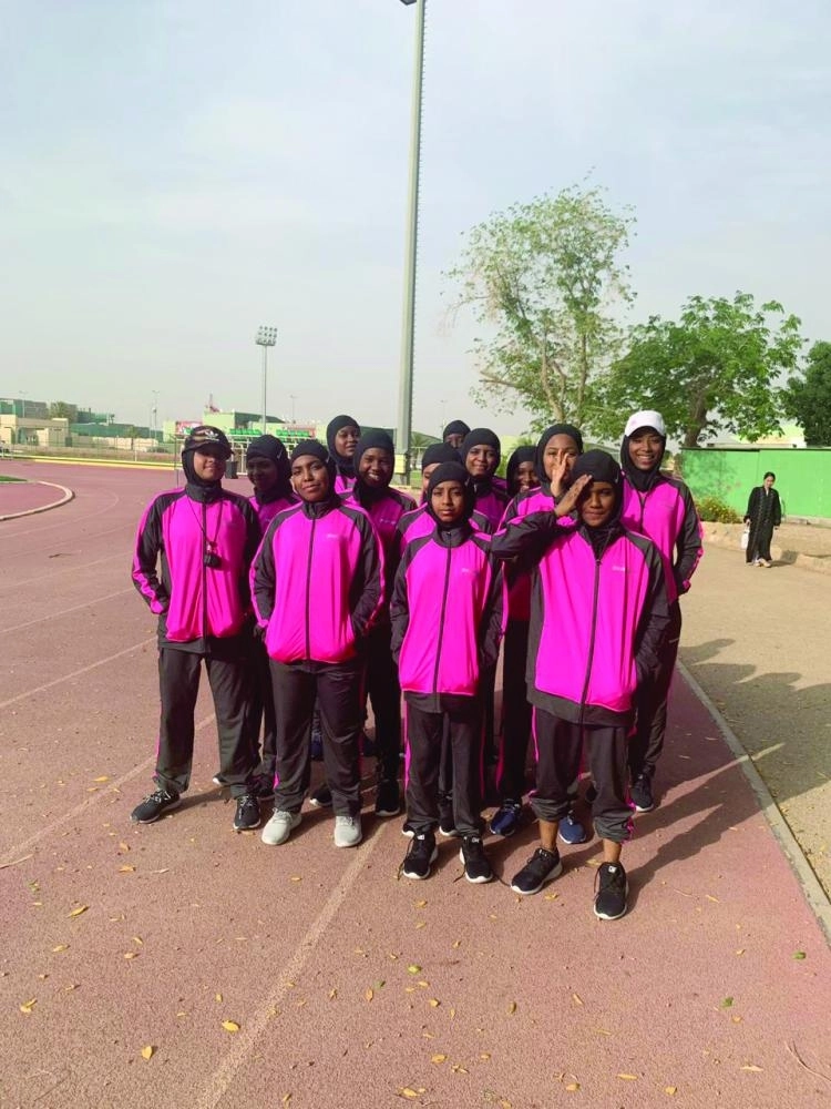 الفتيات قبل انطلاق أحد التدريبات (مكة)