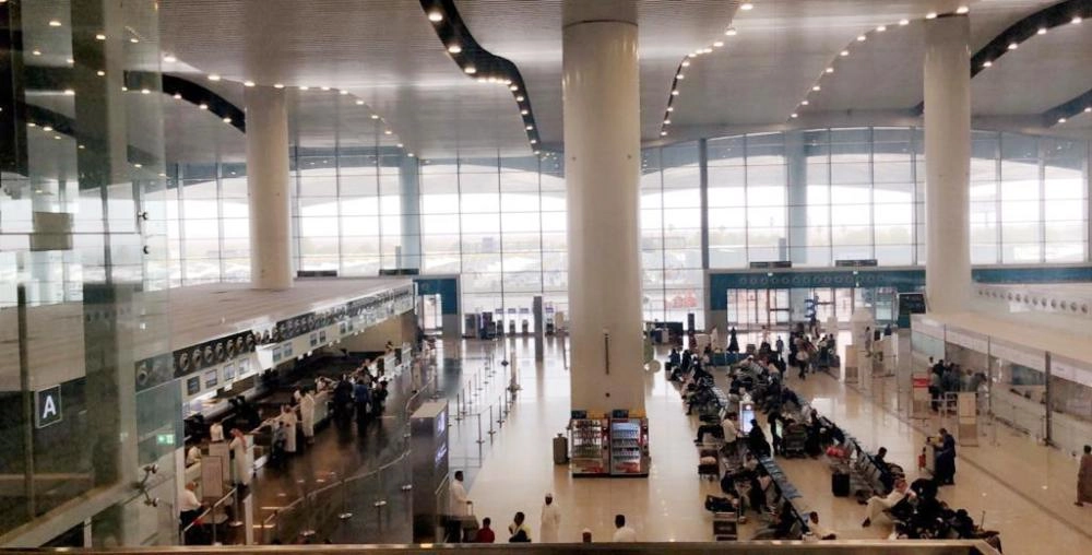 






صالات المطارات بعد عودة الرحلات إلى طبيعتها                                      (مكة)