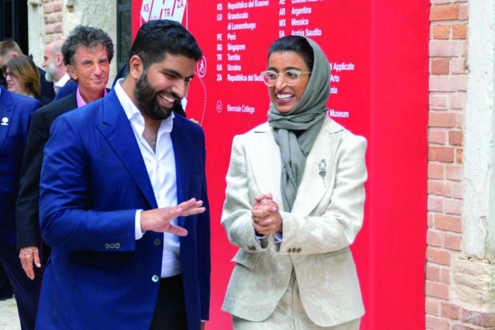 






بدر بن فرحان في حديث مع نورة الكعبي