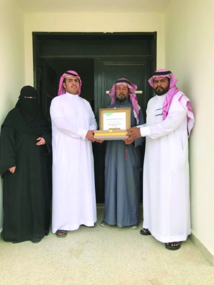 






من تسليم الوحدات السكنية                                                     (مكة) 