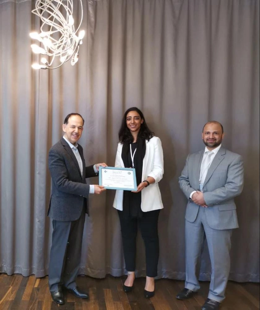 السفير مكرما أحد المشاركات