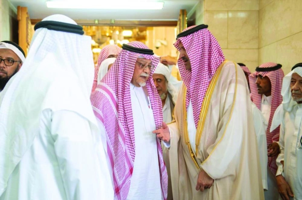 فيصل بن سلمان معزيا ذوي الفقيد