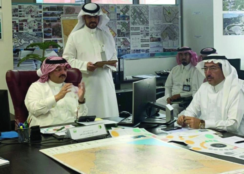 






تركي بن طلال أثناء تدشين المنظومة     (مكة)