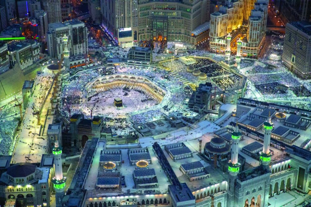 طلعات جوية تشمل بيت الله الحرام والمناطق المحيطة به والطرق المؤدية إليه                                                                 (أحمد بارجاء)