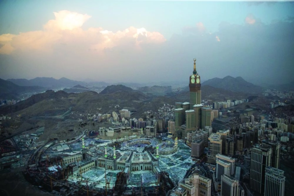 طلعات جوية تشمل بيت الله الحرام والمناطق المحيطة به والطرق المؤدية إليه                                                                 (أحمد بارجاء)