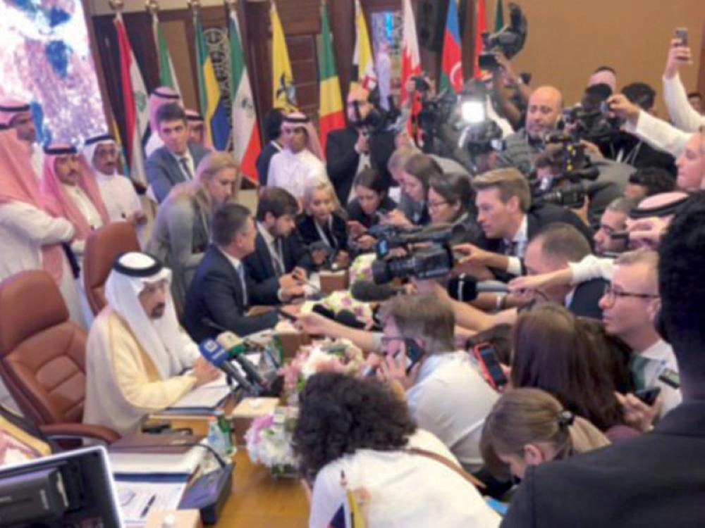 الفالح خلال المؤتمر الصحفي (مكة)