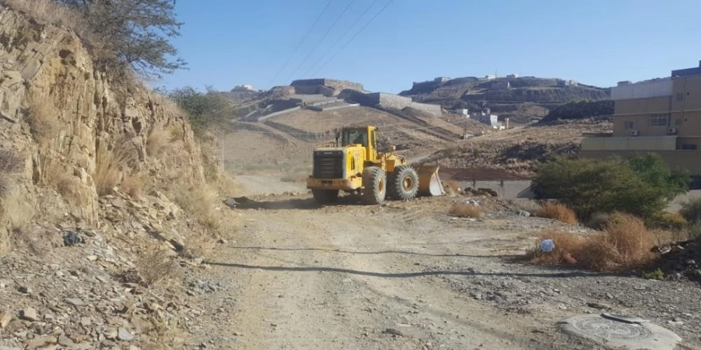 






آلية تابعة للأمانة خلال الإزالة               (مكة)