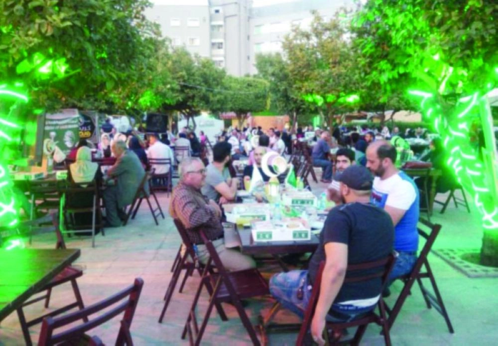 مائدة إفطار سعودية في طرابليس اللبنانية (واس)