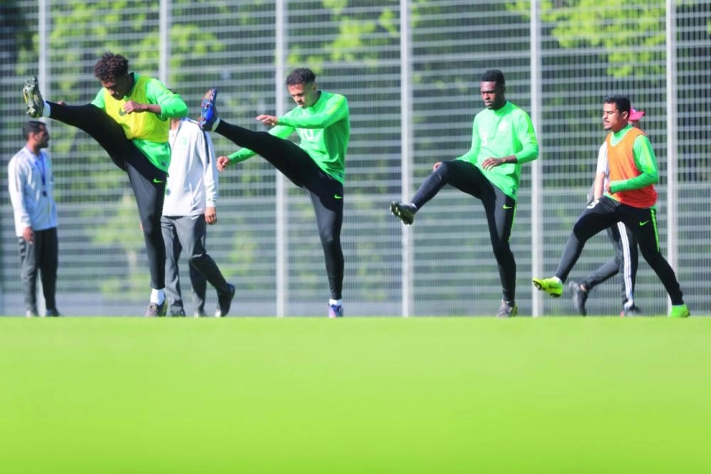 






حصة الأخضر التدريبية أمس في بولندا                                                                                                    (مكة)