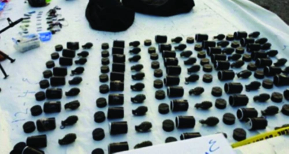 






أسلحة إيرانية كشف عنها في البحرين                                             (مكة)