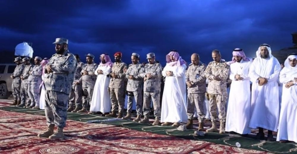 تركي بن طلال خلال زيارته أبطال الحد الجنوبي (مكة)