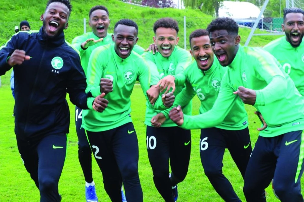 معنويات عالية وسط اللاعبين في التدريبات الأخيرة (مكة)