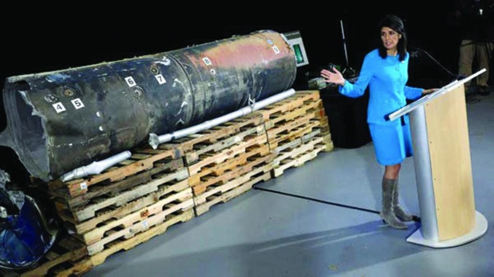 






هيلي تستعرض صواريخ الحوثيين المصنوعة في إيران