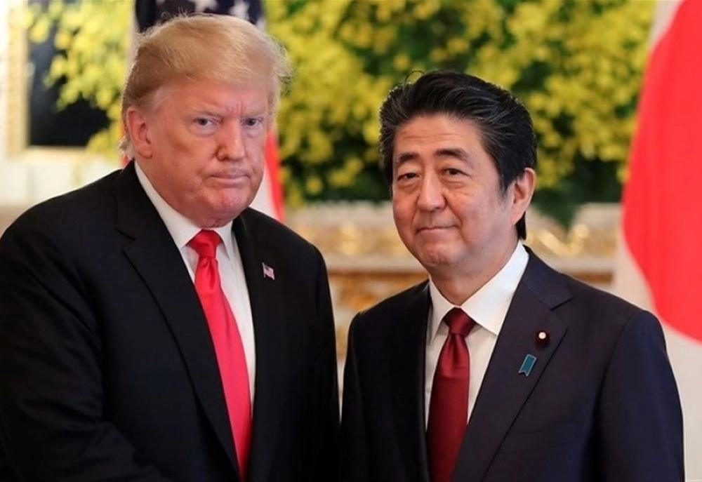 






ترمب مع آبي في اليابان                                                                (مكة)