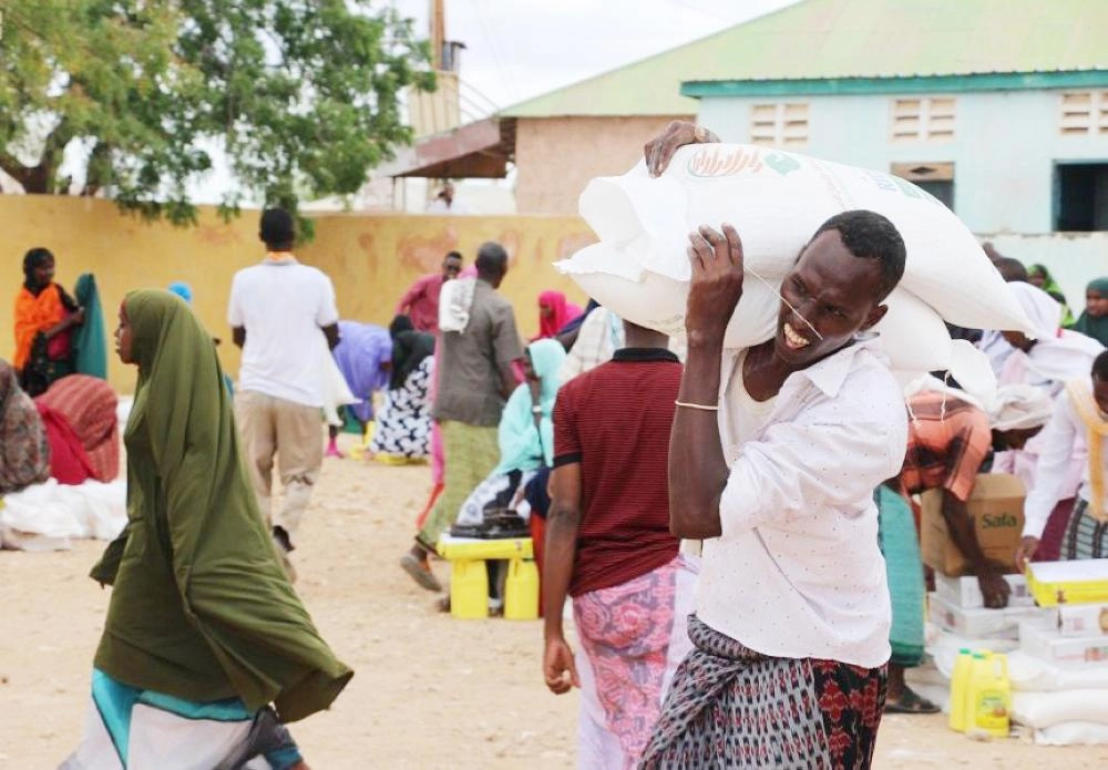 






السلال السعودية في الصومال                       (واس)