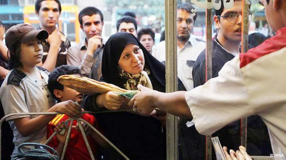 






معاناة يومية للإيرانيين