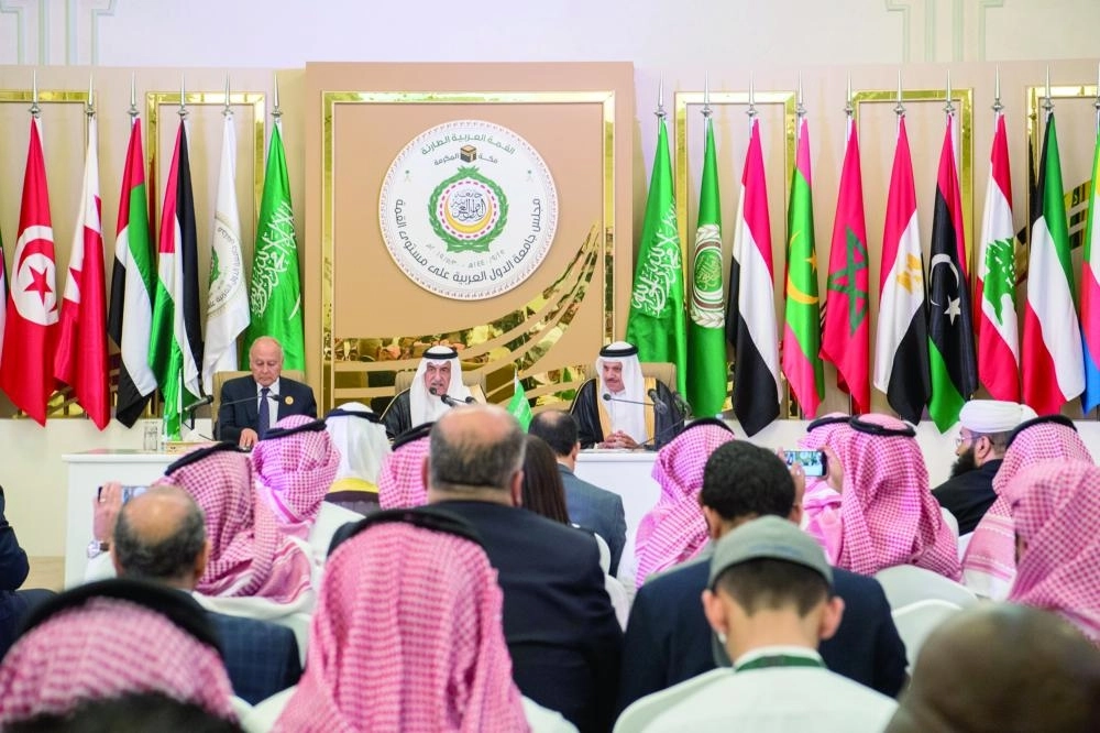 






إبراهيم العساف خلال المؤتمر الصحفي                                           (واس)