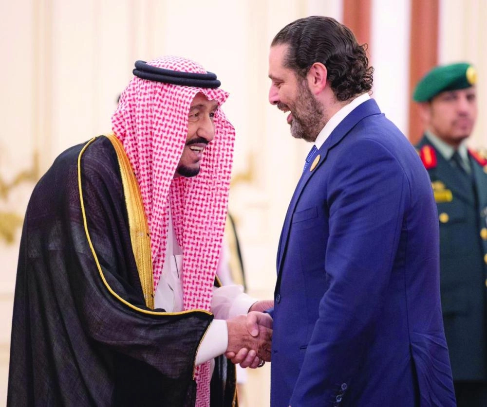 الملك سلمان والأمير محمد بن سلمان خلال استقبال الوفود