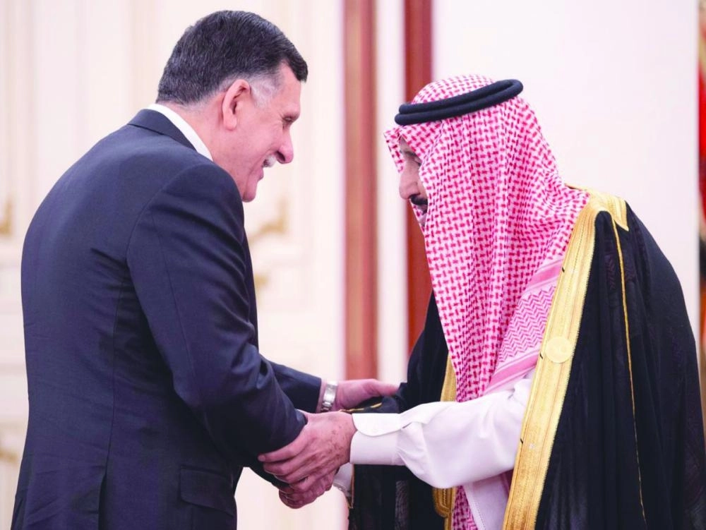 الملك سلمان والأمير محمد بن سلمان خلال استقبال الوفود