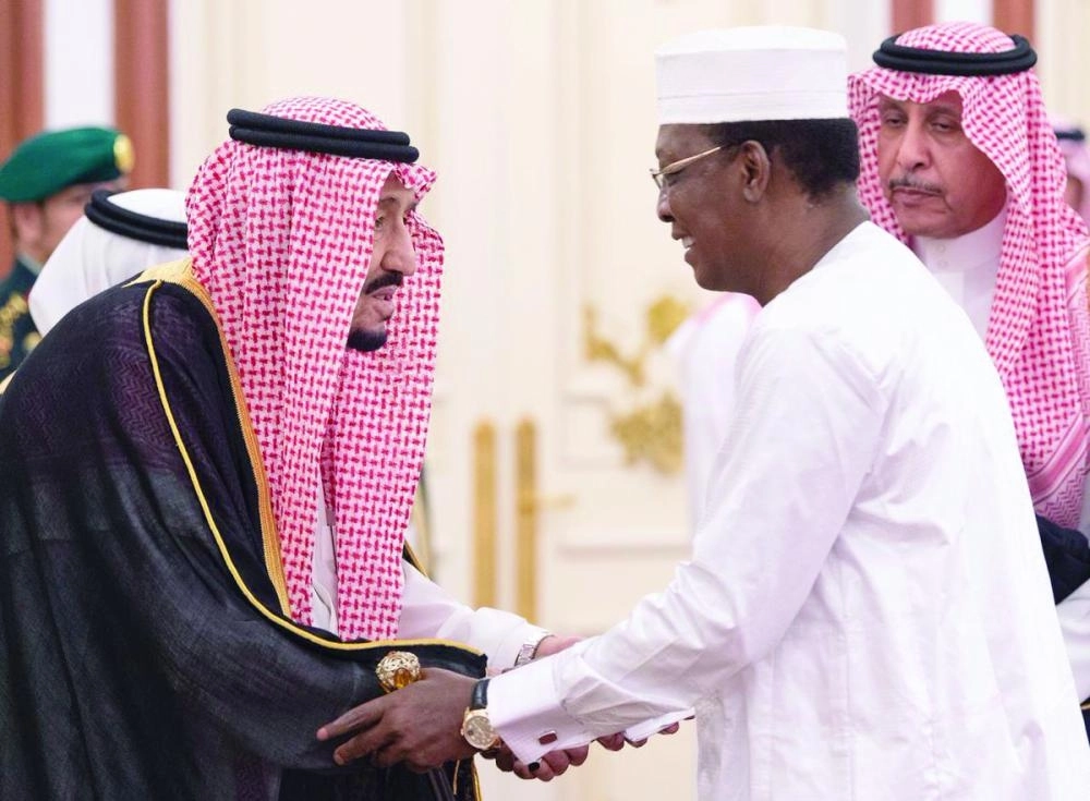 
الملك سلمان والأمير محمد بن سلمان خلال استقبال الوفود
