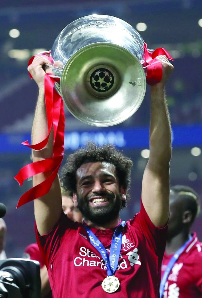 صلاح بالكأس والذهب (د ب أ)