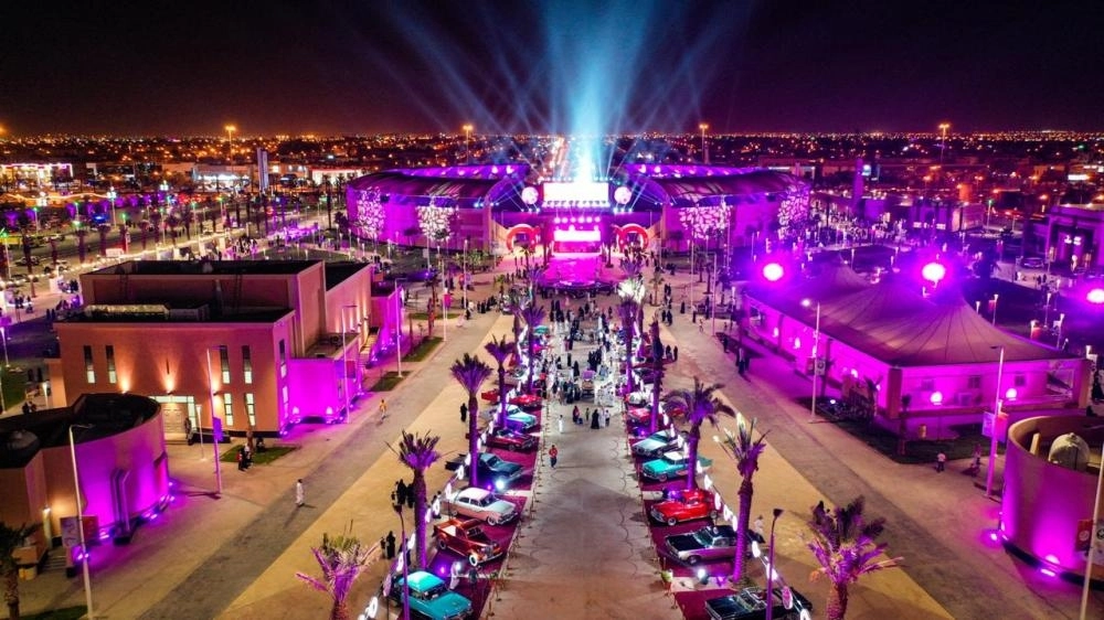 فعاليات متنوعة في ساحة العروض بالرياض